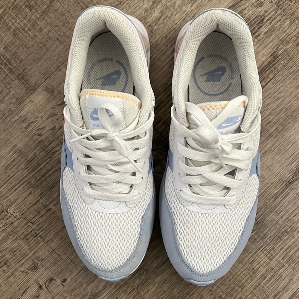AIR MAX SYSTM